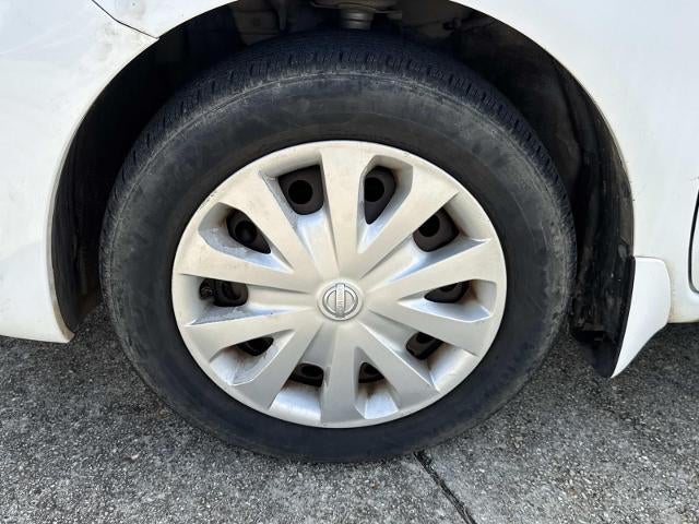 2016 Nissan Versa SV